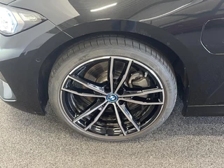BMW 3 Serie BMW 3-serie Touring 330e xDrive Panoramadak Adaptive Cruise Innovation Pack Comfort Pack Travel Pack Full Options! - afbeelding nr 12