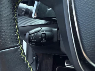 Peugeot 208 Peugeot 208 1.2 PureTech GT-LINE | SFEERVERLICHTING | 360 CAMERA | APPLE CARPLAY | AUTOMAAT - afbeelding nr 11