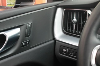Volvo XC60 Volvo XC60 T6 Recharge AWD Inscription Exclusive | Panoramadak | Leder | Stoelverwarming | Parkeercamera | Keyless - afbeelding nr 23