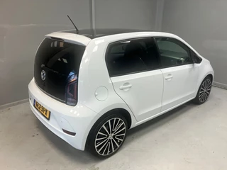 Volkswagen up! Volkswagen UP! High Up! 75PK !!| Black pakket | Climate control | Cruise control | Parkpilot| 17
