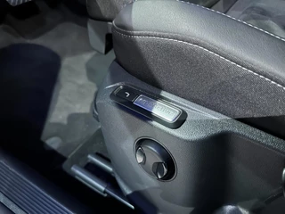 Volkswagen T-Roc Volkswagen T-ROC 1.5 TSI Style*LED*Virtual*DAB+*PDC V&A*Trekhaak*NAVI*AppConnect* - afbeelding nr 29