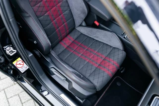 Volkswagen Golf Volkswagen Golf 2.0 TSI GTI TCR Pano Dsg Akrapovic - afbeelding nr 45
