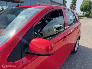 Kia Picanto Kia Picanto 1.0 MPi Dynamic Line   Navigatie , Achteruit rij camera  Aple Carp[lay / Android Auto  , Bleutooth , Spotify   Ectr ramen , Centrale deurvergrendeling met afstandbediening , Rood Metaallak ! - afbeelding nr 11