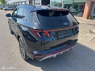 Hyundai Tucson Hyundai Tucson 1.6 T PHEV 265pk  N Line 4WD  65km Electr rijden  hierna Hybride , N-Line Luxe uitvoering ,  360o camera ,  Dodehoek detectie , Electr achterklep  03-2027 Fab Garantie - afbeelding nr 3