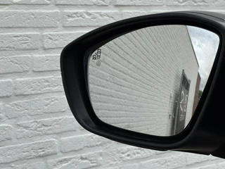 Peugeot 308 Peugeot 308 SW 1.2 PureTech Allure Leder/alcantara Led koplampen Camera Cruise Navigatie - afbeelding nr 8