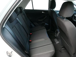 Volkswagen T-Roc Volkswagen T-Roc 1.5 TSI 150PK CARPLAY NAVI STOEL VERW. LED VIR.COCKPIT 03/2024 