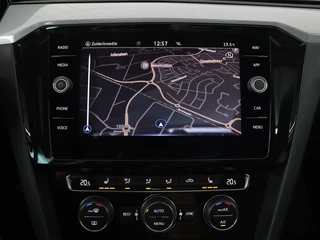 Volkswagen Passat Volkswagen Passat 1.4 TSI PHEV GTE | Panoramadak | Leder |  Stoelverwarming | Trekhaak | Camera | Park Assist | Adaptive cruise | Side Assist | Matrix LED | Carplay | Navigatie - afbeelding nr 13