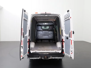 Volkswagen Crafter Volkswagen Crafter 2.0TDI 140PK L3H3 | Camera | Airco | Trekhaak | Cruise | Betimmering - afbeelding nr 4