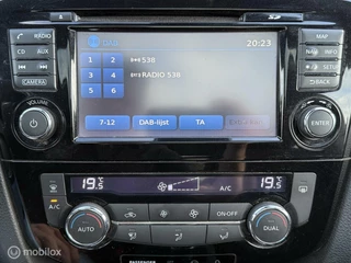 Nissan QASHQAI Nissan Qashqai 1.2 Premier Edition 2014 / Camera / Keyless / Panoramadak / Trekhaak / Dealeronderhouden / 1e eigenaar NAP - afbeelding nr 17