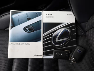 Lexus IS Lexus IS 300h Hybrid F-Sport Line | Mark Levinson | Schuifdak | Stoelvent - afbeelding nr 40