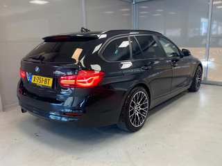 BMW 3 Serie BMW 3-serie Touring 318i Executive | LED | ELEKT ACHTERKLEP | NAVI | 18