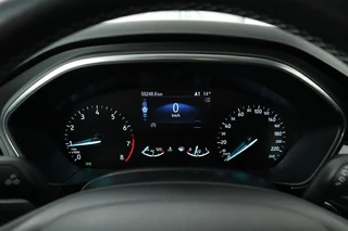 Ford Focus Ford Focus 1.0 EcoBoost Titanium | Trekhaak | Camera |  Full LED | Navigatie | Keyless | Park Assist | Climate control | Getint glas - afbeelding nr 25