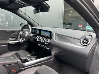 Mercedes-Benz B-Klasse Mercedes-Benz B-Klasse B 200 AMG Line P-dak LED Camera Sfeerlicht Distronic+ Widescreen - afbeelding nr 6
