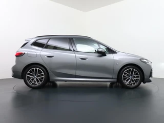 BMW 2 Serie BMW 2-serie Active Tourer 220i M-Sport HARMAN KARDON AUDIO| PANO |360 CAMERA | MEMORY SEAT - afbeelding nr 8