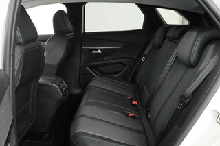 Peugeot 3008 Peugeot 3008 1.6 HYbrid 225 Allure | Stoelverwarming | Adaptive cruise | Camera | Carplay | Half leder | Navigatie | PDC | Sfeerverlichting | Full LED - afbeelding nr 6
