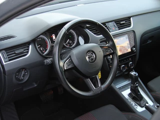 Škoda Octavia Škoda Octavia Combi 1.0 TSI 116pk DSG Style Sport | Kuipstoelen - afbeelding nr 10