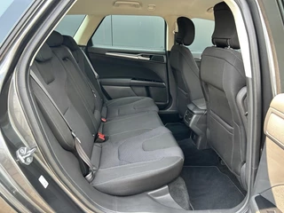 Ford Mondeo Ford Mondeo Wagon 1.5 Titanium LED Navi Cruise PDC Sfeerlicht Trekhaak - afbeelding nr 4