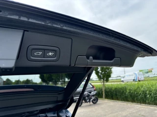 Volvo XC60 Volvo XC60 T8 Plug-in hybrid AWD Ultra Dark | Luchtvering | 360 Camera | Trekhaak | Harman/Kardon | - afbeelding nr 13