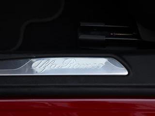 Alfa Romeo Giulia Alfa Romeo Giulia 2.0 Turbo 280 PK Competizione Q4 AWD | Harman | Veloce | 19