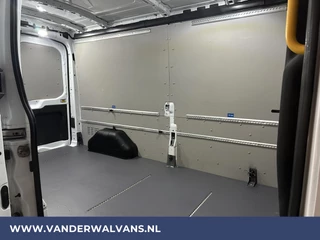Ford Transit Ford Transit 2.0 TDCI 130 pk L3H2 Euro6 Airco | Camera | Navigatie | Android Auto | Cruisecontrol | Parkeersensoren Stoelverwarming, Verwarmde voorruit, Elektrisch verstelbare bestuurdersstoel, Bijrijdersbank - afbeelding nr 15