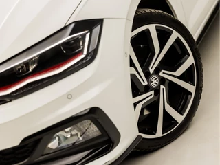 Volkswagen Polo Volkswagen Polo 2.0 TSI GTI 200Pk Automaat (SCHUIFDAK, VIRTUAL COCKPIT, APPLE CARPLAY, GROOT NAVI, CAMERA, BEATS AUDIO, MODE KNOP, STOELVERWARMING, CRUISE, NIEUWSTAAT) - afbeelding nr 15