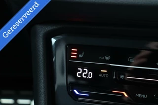 Volkswagen Tiguan Volkswagen Tiguan 1.5 TSI / 2x R-Line / Black Style / VC / HeadUP / H&K / Camera / LED / Trekhaak / 19