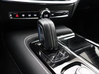 Volvo V60 Volvo V60 T6 PLUG-IN HYBRID R-DESIGN SCHUIFDAK 360GR CAM HARMAN KARDON ACC - afbeelding nr 31