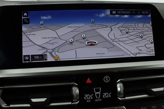 BMW 3 Serie BMW 3-serie 330e eDrive Edition | Adaptive cruise | Leder |  Stoelverwarming | Harman/Kardon | Keyless | Carplay | Live Cockpit | Navigatie | Full LED | Achterbankverwarming - afbeelding nr 17