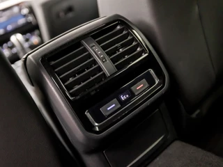 Volkswagen Passat Volkswagen Passat Variant 1.4 TSI PHEV GTE Business 218Pk Automaat (DRAADLOOS APPLE CARPLAY, GROOT NAVI, CLIMATE, LEDER/ALCANTARA, TREKHAAK, STOELVERWARMING, CAMERA, ADAPTIVE CRUISE, KEYLESS, NIEUWSTAAT) - afbeelding nr 36