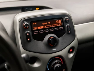 Peugeot 108 Peugeot 108 1.0 VTi Sport Automaat (AIRCO, LM VELGEN, SPORTSTOELEN, ELEK RAMEN, XENON, BLUETOOTH, NIEUWE APK, NIEUWSTAAT) - afbeelding nr 8