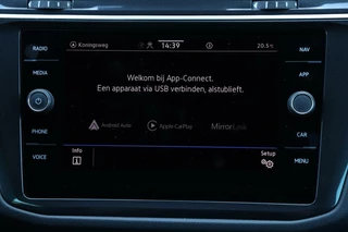 Volkswagen Tiguan Volkswagen Tiguan 1.5 TSI / 2x R-Line / Virtual Cockpit / Camera / Matrix LED / Trekhaak / 20