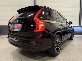 Volvo XC90 Volvo XC90 T8 Recharge AWD R-Design BLACK LONG RANGE PANO/TREKHAAK/HEAD-UP/MEMORY/H&K/CAMERA/ACC/PILOT-ASSIST/KEYLESS/LEER-SPORT/GOOGLE/PRIVACY/20
