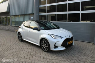 Toyota Yaris Toyota Yaris 1.5 Hybrid Executive | Panoramadak | JBL Sound | Trekhaak | Head Up | 17 Inch | Stuurverwarming. - afbeelding nr 4