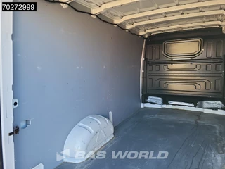 Volkswagen Crafter Volkswagen Crafter 102pk L3H2 Trekhaak Airco Cruise Camera Parkeersensoren 11-2025 APK L2H1 10m3 Airco Trekhaak Cruise control - afbeelding nr 7