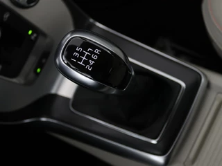 Volvo V40 Volvo V40 Cross Country 2.0 D2 Ocean Race | Leder | Stoelverwarming |  Trekhaak | Climate control | Bluetooth | Cruise control - afbeelding nr 17
