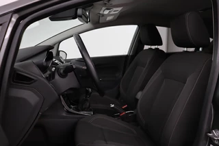 Ford Fiesta Ford Fiesta 1.0 EcoBoost Titanium | Camera | Trekhaak |  Climate control | Navigatie | Cruise control | Verwarmde voorruit | PDC | Regensensor - afbeelding nr 5