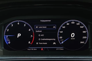 Volkswagen T-Roc Volkswagen T-Roc 1.5 TSI 110kW DSG-7 R-Line Black Style Panorama/IQ.Light/Virtual Cockpit Pro/App-Connect/18