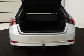 Škoda Octavia Skoda Octavia 1.0 e-TSI Business Edition Plus |  Stoelverwarming | Trekhaak | Camera | Adaptive cruise | Memory | Carplay | Side Assist | Full LED | Keyless | Park Assist | Navigatie - afbeelding nr 13