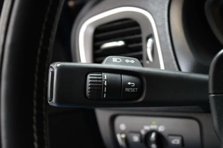 Volvo V40 Volvo V40 2.0 D3 Business Sport PANO| R DESIGN - afbeelding nr 36