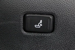 Toyota Corolla Toyota Corolla 2.0 Hybrid Premium | Leder | Head-Up |  Stoelverwarming | Trekhaak | Adaptive cruise | Matrix LED | Carplay | Keyless | Camera - afbeelding nr 7