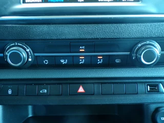 Peugeot Expert Peugeot Expert 2.0 120 Standard Premium, Trekhaak / Imperiaal / Carplay + Android Auto / Cruise control / Airco - afbeelding nr 16