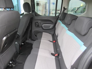 Citroën Berlingo Citroën Berlingo 1.2 PureTech Feel, Automaat / Carplay + Android Auto / Trekhaak / Camera / Navigatie / 16' LMV - afbeelding nr 6