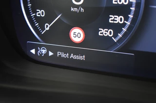 Volvo XC40 Volvo XC40 T2 129pk Aut. Business Pro | Trekhaak | 19