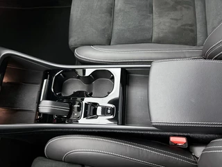 Volvo XC40 Volvo XC40 1.5 T5 PHEV R-Design | panoramadak | trekhaak - afbeelding nr 9