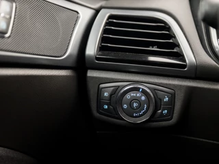 Ford Mondeo Ford Mondeo Wagon 1.5 ST Line 161Pk (APPLE CARPLAY, GROOT NAVI, STOELVERWARMING, GETINT GLAS, SPORTSTOELEN, TREKHAAK, PARKEERSENSOREN, NIEUWE APK, NIEUWSTAAT) - afbeelding nr 23