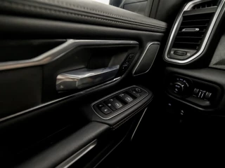 Dodge Ram 1500 Dodge Ram 1500 5.7 V8 4x4 Crew Cab Laramie 402Pk Automaat (PANORAMADAK, LUCHTVERING, GROOT NAVI, STOELKOELING, MEMORY SEATS, HARMAN/KARDON, TREKHAAK, STOELVERWARMING ACHTER, APPLE CARPLAY, NIEUWSTAAT) - afbeelding nr 26