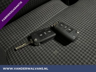 Volkswagen Transporter Volkswagen Transporter 2.0 TDI L2H1 Fabrieksgarantie Euro6 # Airco | Apple Carplay | Trekhaak | Cruisecontrol Android Auto, Parkeersensoren, Sidebars, Bijrijdersbank - afbeelding nr 16