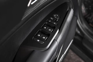 Kia Sportage Kia Sportage 1.6 T-GDi MHEV 160 PK DynamicLine - Automaat | Afn. Trekhaak | Dig. Cockpit | Adapt. Cruise | Stuur-+Stuurverw. | PDC | Camera | NAV + App. Connect | ECC | LM 17