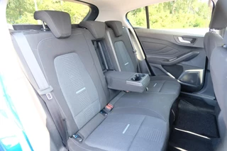 Ford Focus Ford Focus 1.0 EcoBoost Hybrid Active X 155pk Adaptieve Cruise | LED | Navigatie | Achteruitrijcamera | Climate control | 18 inch | Apple Carplay - afbeelding nr 16