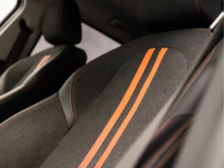 BMW 1 Serie Automaat (VIRTUAL COCKPIT, APPLE CARPLAY, GROOT NAVI, STUUR/STOELVERWARMING, ADAPTIVE CRUISE, LEDER, CAMERA, SPORTSTOELEN, DAB+, GETINT GLAS, NIEUWSTAAT) - afbeelding nr 32